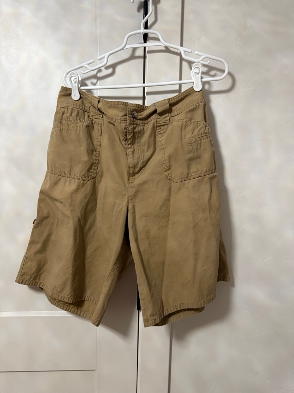 White Stag Woman’s Tan Cargo Shorts